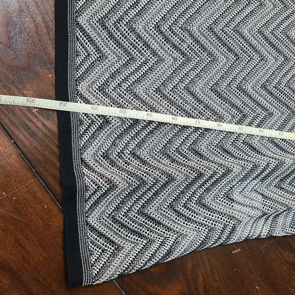 2PC Escada Ensemble - Picture 6 of 14